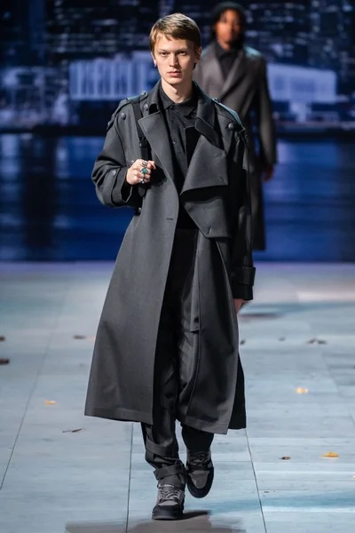 Look 17